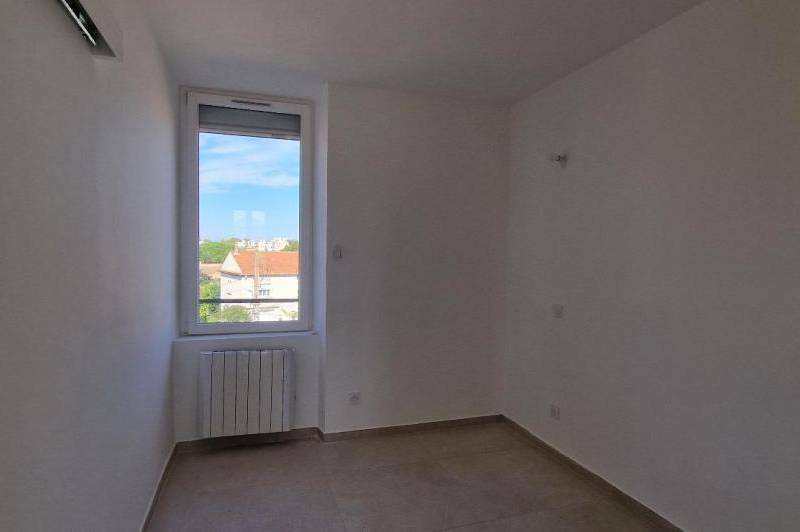 Appartement t4 entierement renove -  parking sous  ...