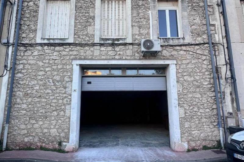 Grand garage - porte automatique - grand garage  ...