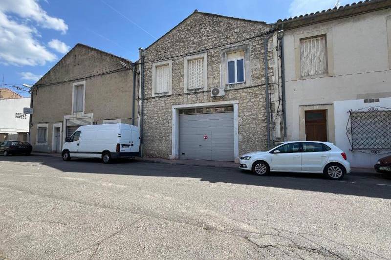 Grand garage - porte automatique - grand garage  ...