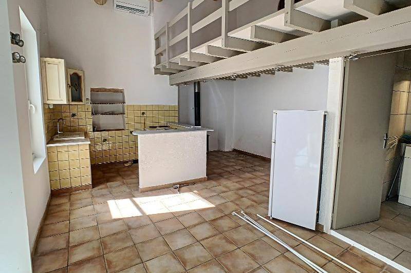 Studio en rdc avec mezzanine - parking -  ...