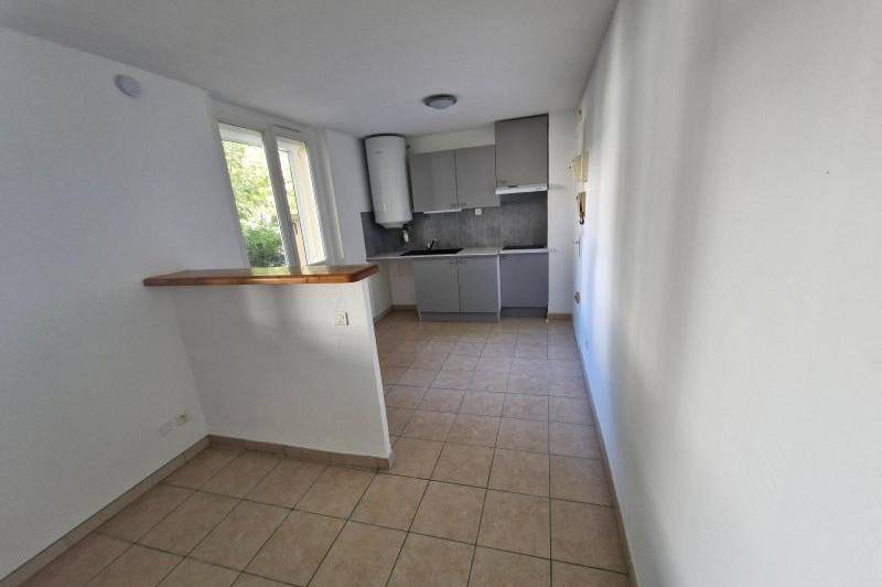 Appartement t2 renove - climatisation - situe À  ...