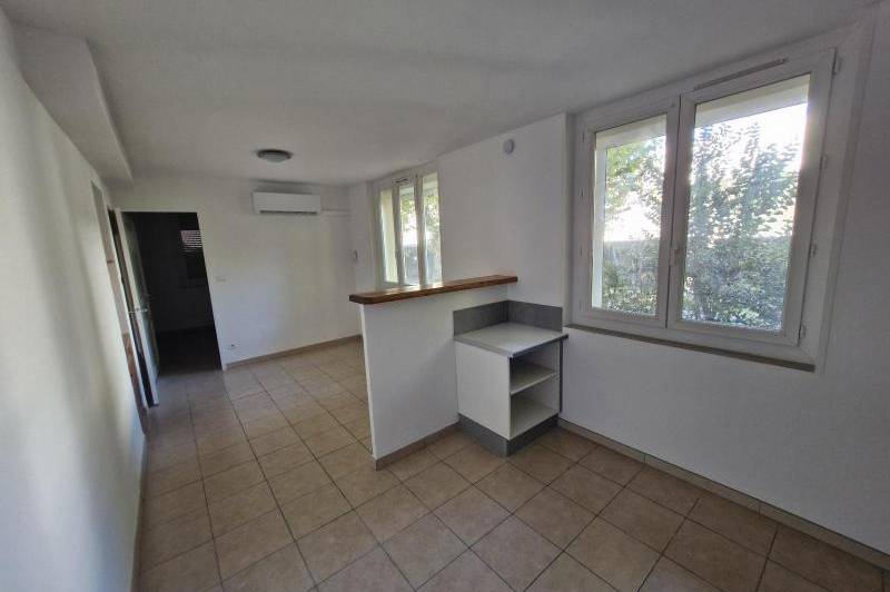 Appartement t2 renove - climatisation - situe À  ...
