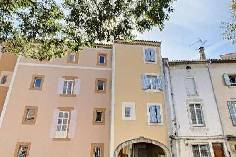 Studio  - rdc - balcon et parking  ...