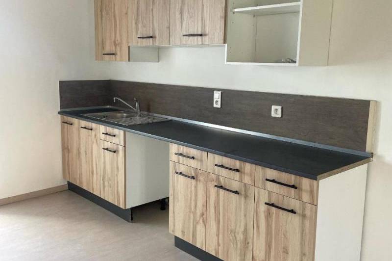 Partie de mas mitoyenne 107m² - maubec -  ...