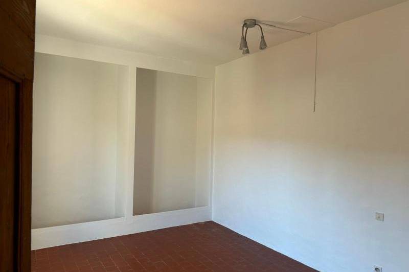 Partie de mas mitoyenne 107m² - maubec -  ...