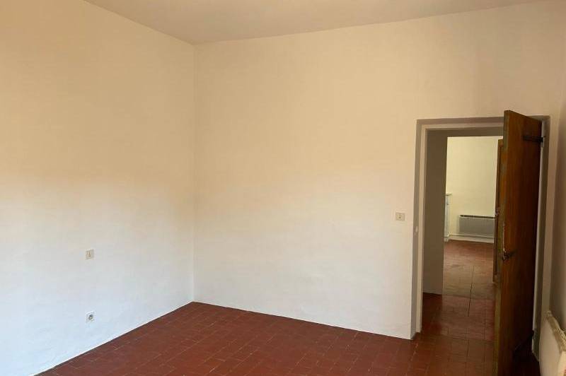 Partie de mas mitoyenne 107m² - maubec -  ...