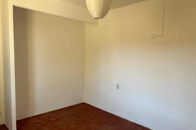 Partie de mas mitoyenne 107m² - maubec -  ...