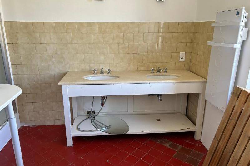 Partie de mas mitoyenne 107m² - maubec -  ...