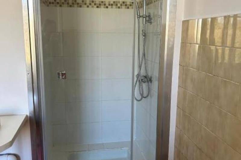 Partie de mas mitoyenne 107m² - maubec -  ...