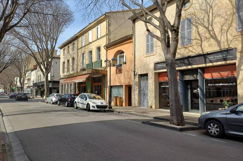 Beau local - centre ville - visibilite -  ...