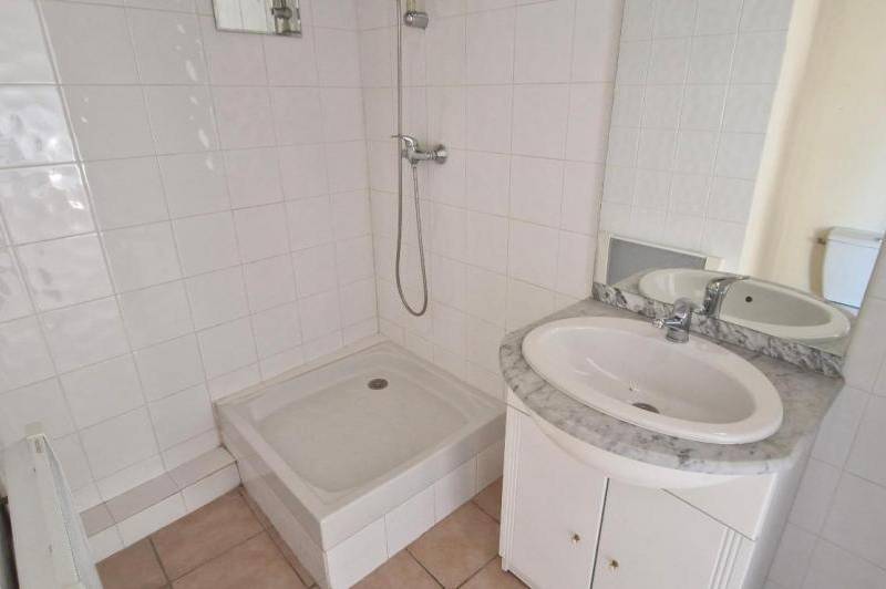 Appartement t2- calme - belle hauteur sous plafond  ...