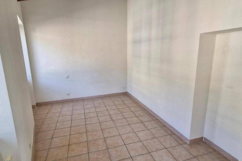 Appartement t2- calme - belle hauteur sous plafond  ...