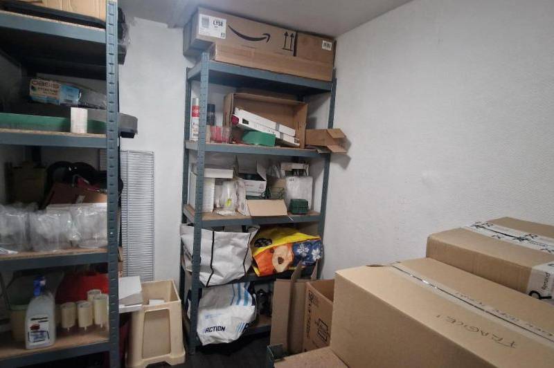 Beau local - axe passant - climatisation -  ...