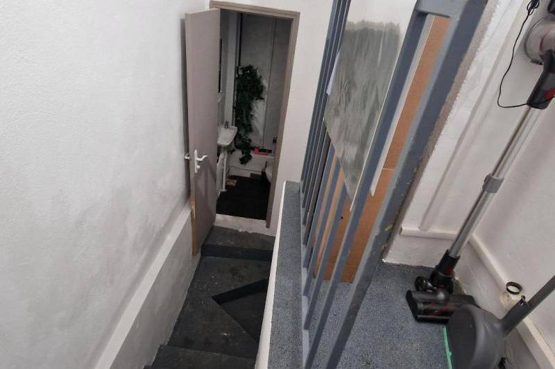 Beau local - axe passant - climatisation -  ...