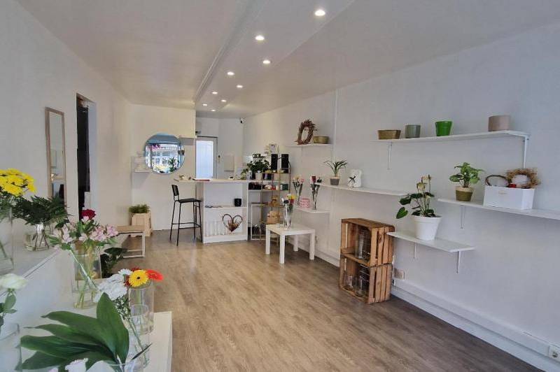 Beau local - axe passant - climatisation -  ...