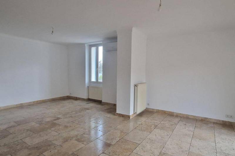 Superbe appartement t3 - entierement renove - garage  ...