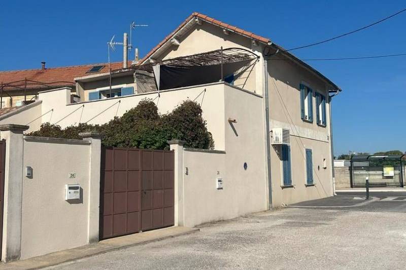 Superbe appartement t3 - entierement renove - garage  ...