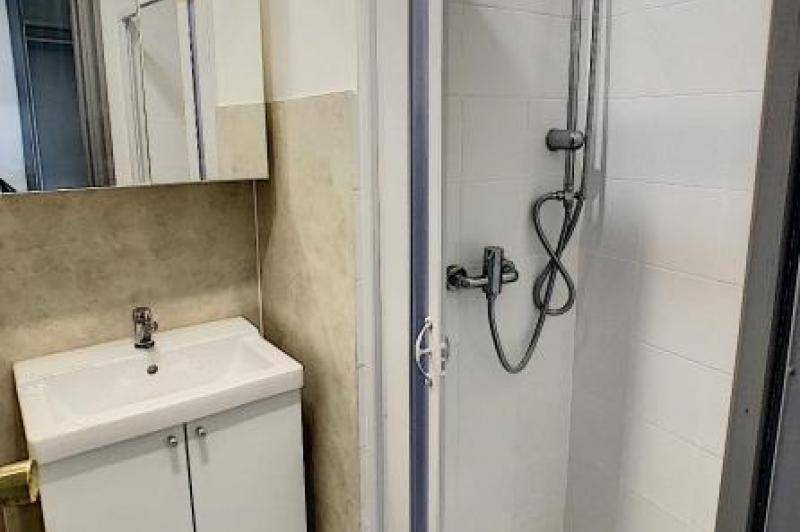 Studio avec cuisine equipee - chauffage et eau  ...