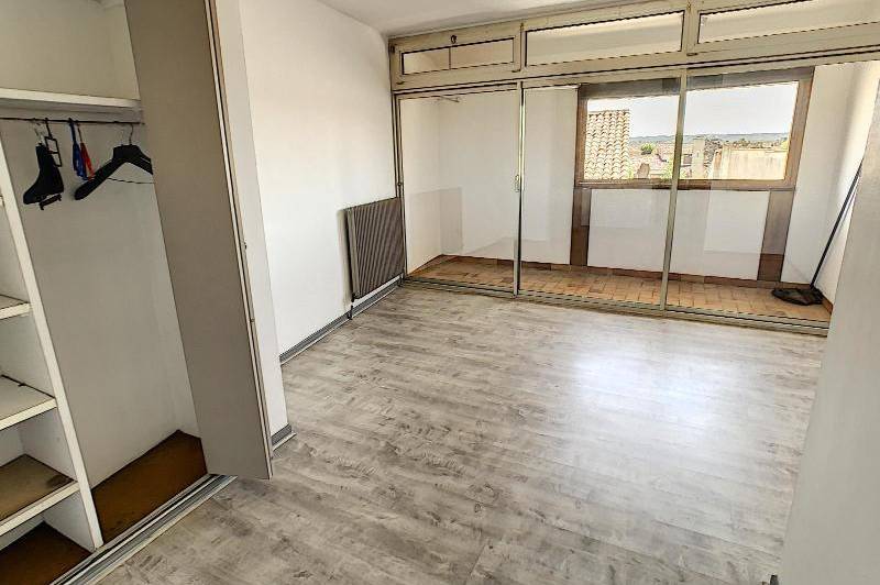 Studio avec cuisine equipee - chauffage et eau  ...