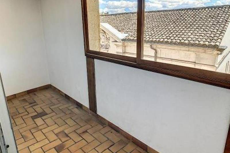 Studio avec cuisine equipee - chauffage et eau  ...