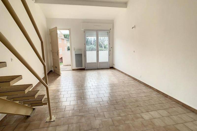 Appartement t2 en duplex - au 1er etage  ...