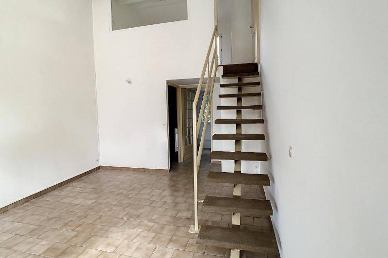 Appartement t2 en duplex - au 1er etage  ...