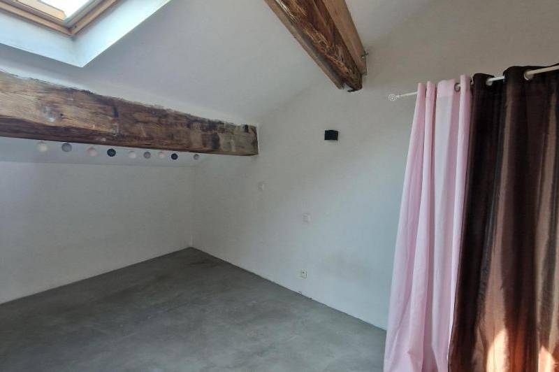 Appartement t3 renove - grande terrasse - centre  ...