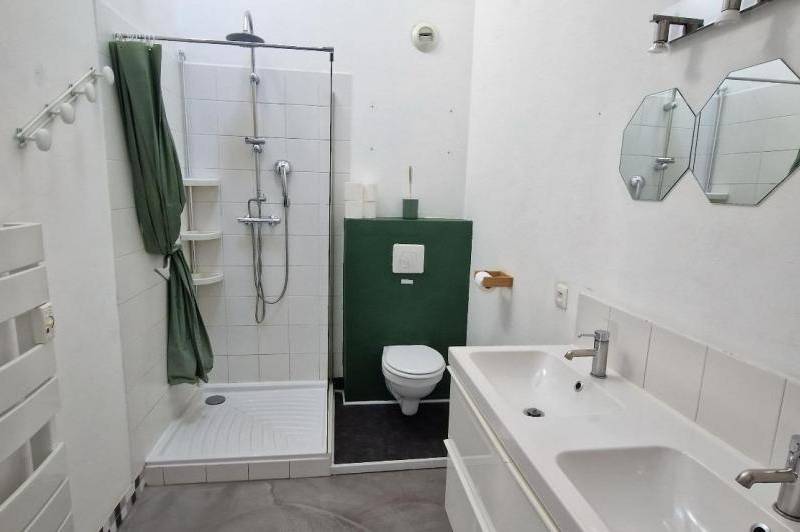 Appartement t3 renove - grande terrasse - centre  ...