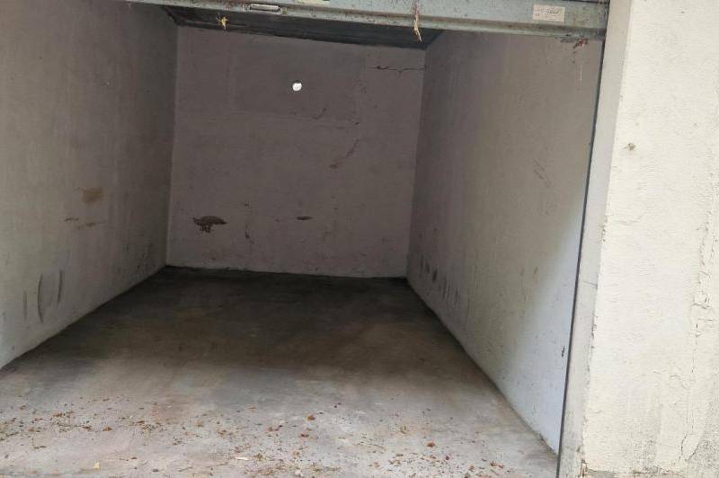 Garage num 5 - environ 15 m² ...