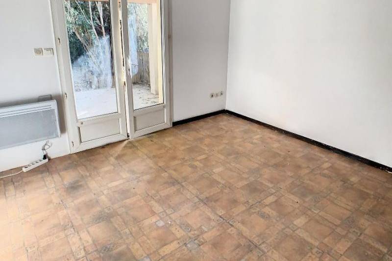 Petite maison individuelle avec jardin clos + ...