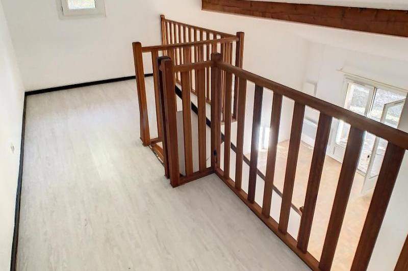 Petite maison individuelle avec jardin clos + ...