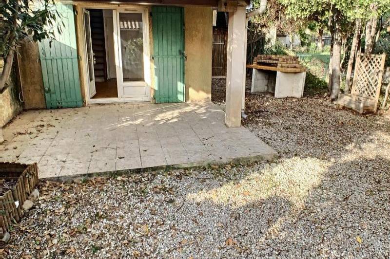 Petite maison individuelle avec jardin clos + ...