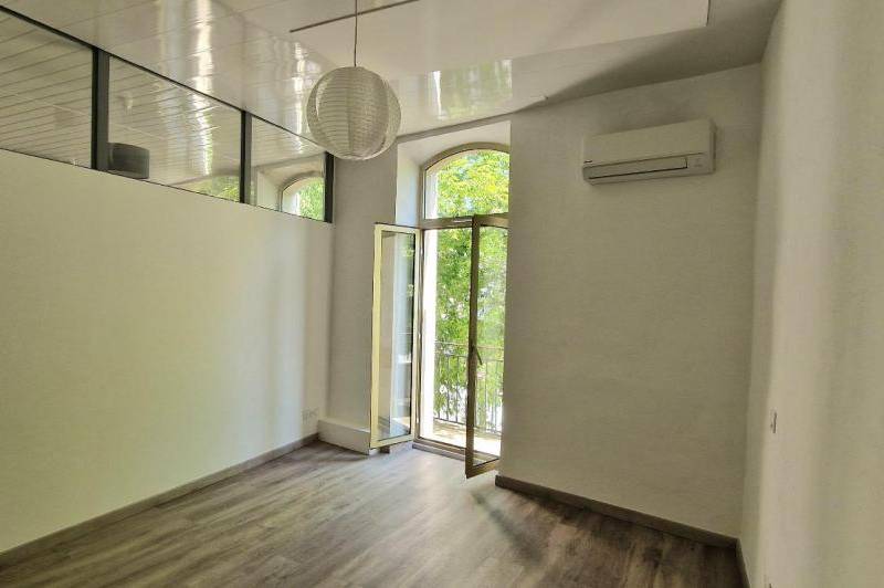 Grand appartement renove - lumineux - balcon - ...