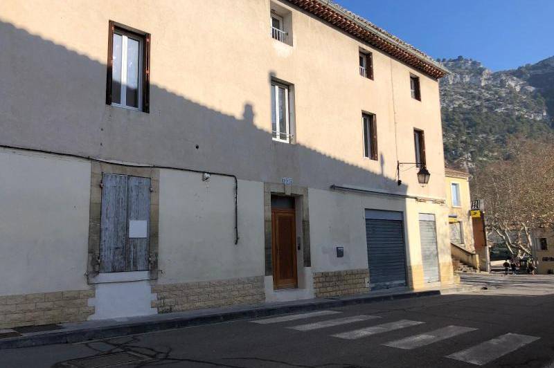 Appartement meuble - appartement meuble entierement restaure
coin cuisine  ...