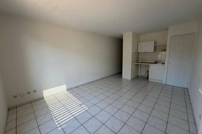 Beau studio en centre ville dans residence securisee  ...