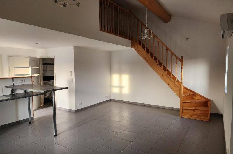 Appartement excellent etat - rez-de-jardin -  residence  ...