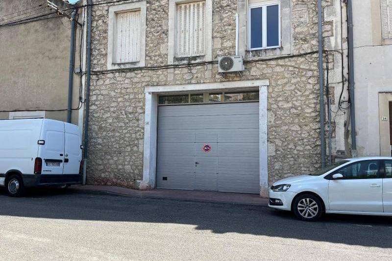 Grand garage - porte automatique - grand garage  ...