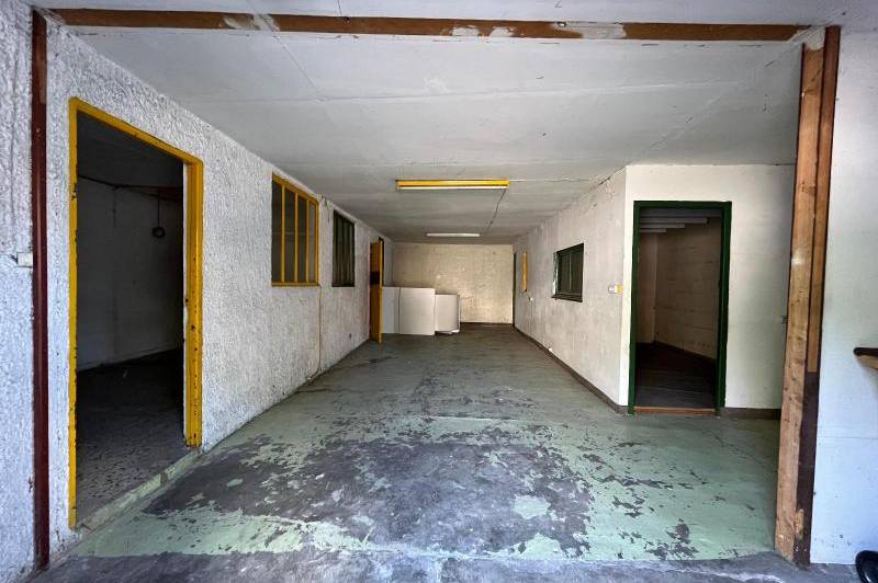 Grand garage - porte automatique - grand garage  ...