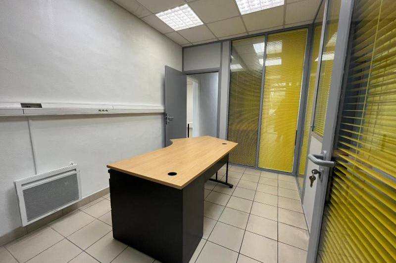 Tres beau local situe en centre ville a  ...