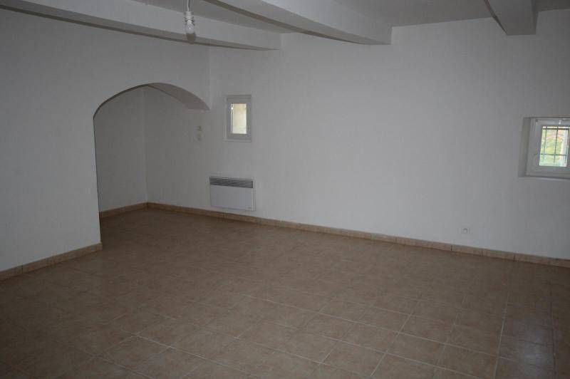 Appartement dans mas - garage - cour cloturee ...