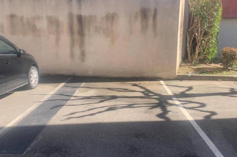 Place de parking dans residence securisee a 5  ...