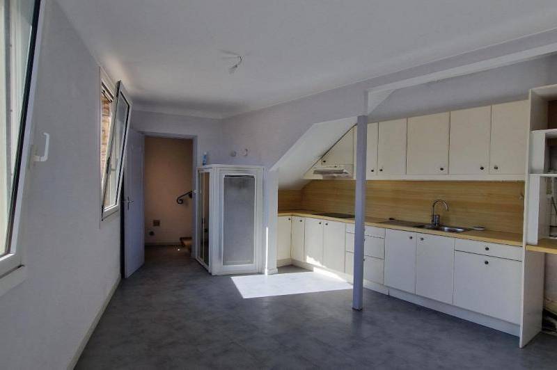 Maison de village sur 2 niveaux - vue  ...