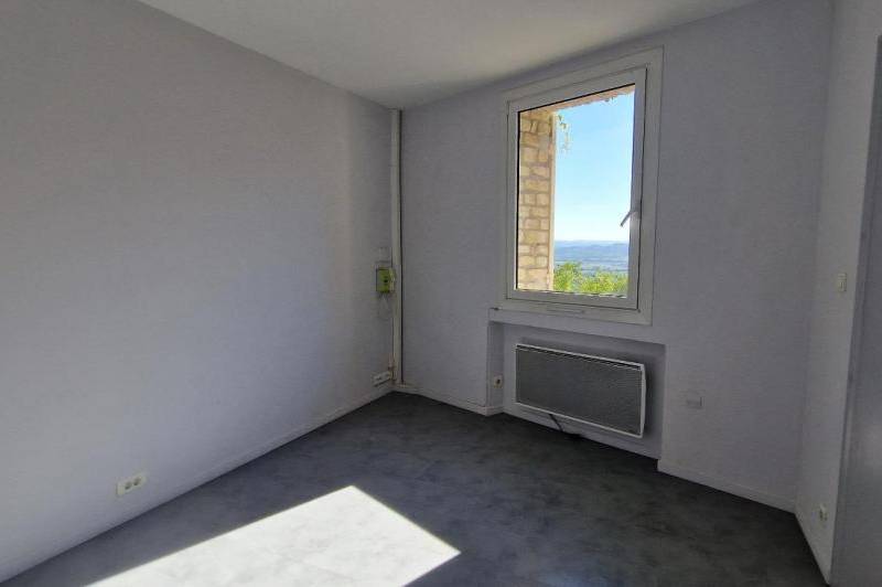 Maison de village sur 2 niveaux - vue  ...