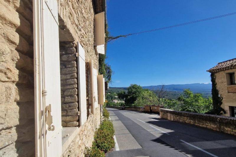 Maison de village sur 2 niveaux - vue  ...