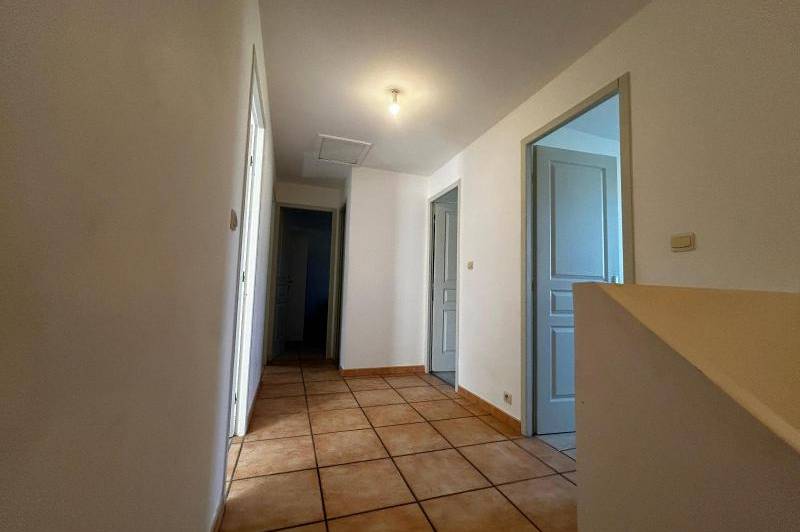 Maison en lotissement - climatisation - jardin clos  ...