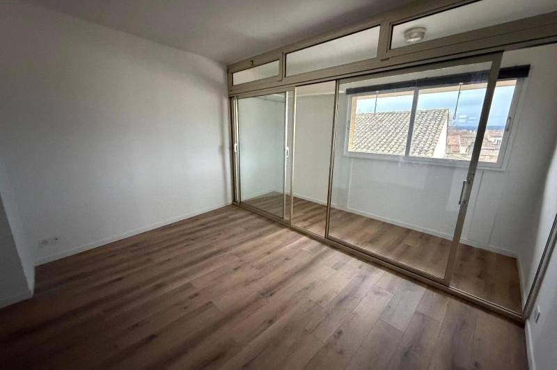 Studio avec cuisine equipee- ascenseur- - climatisation - ...