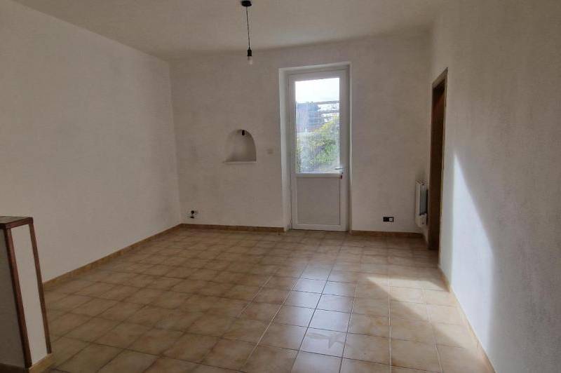 Appartemement renove - cour - cave - appartement  ...