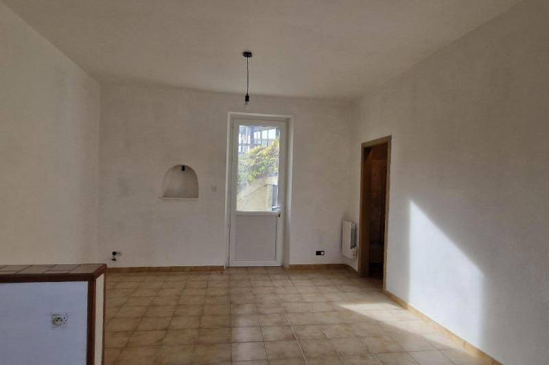 Appartemement renove - cour - cave - appartement  ...
