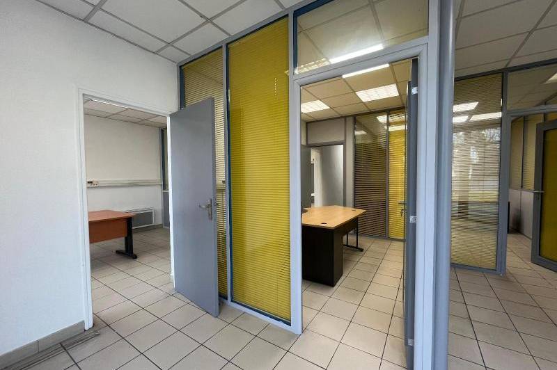 Tres beau local situe en centre ville a  ...