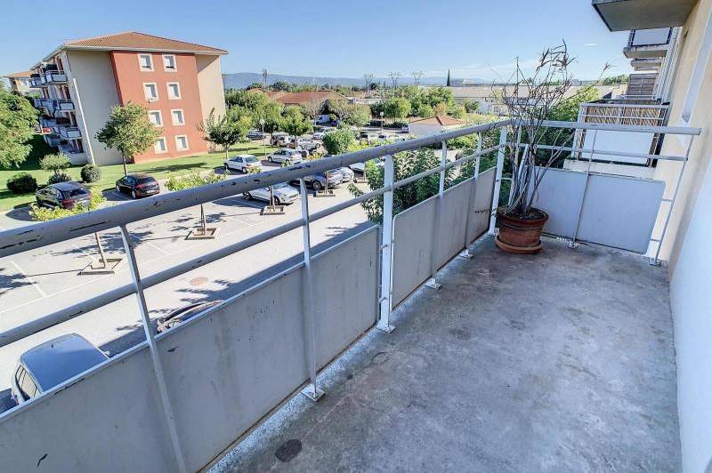 Appartement dans residence securisee avec balcon et parkng  ...